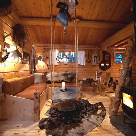 Lodge Engholm Husky Design *