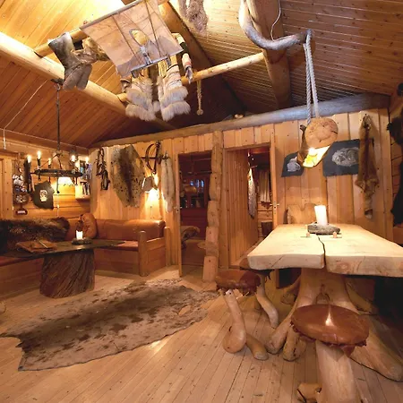 Engholm Husky Design Lodge