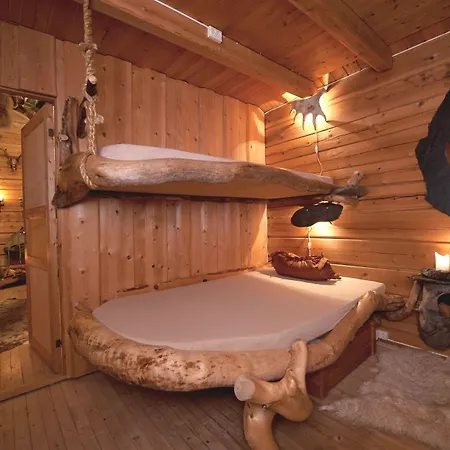 Lodge Engholm Husky Design