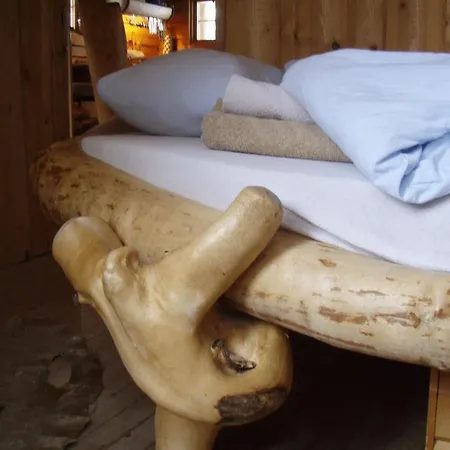 Engholm Husky Design Lodge