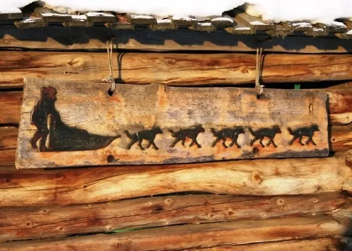 Engholm Husky Design Lodge *